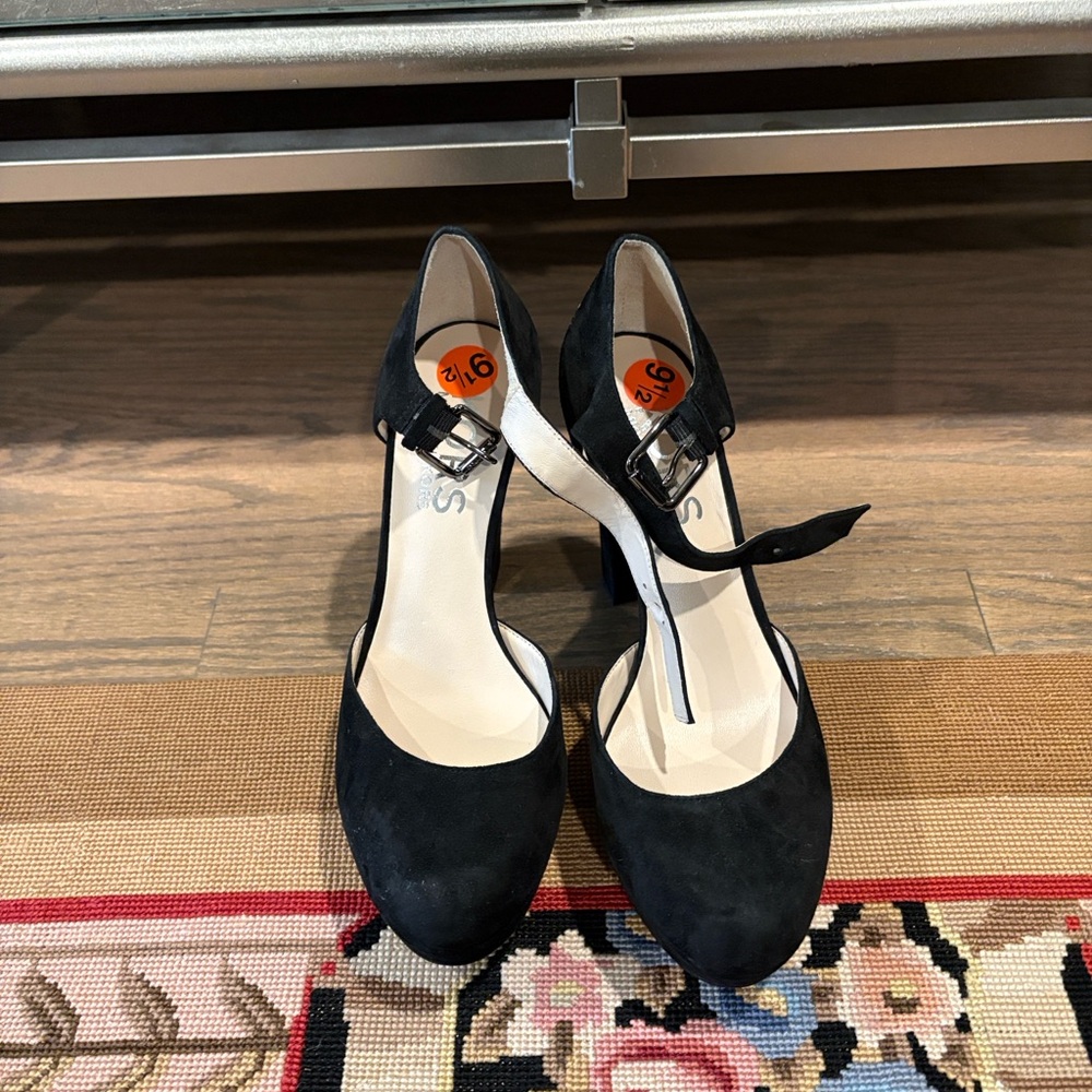 Michael Kors Black suede platform heels. 9.5